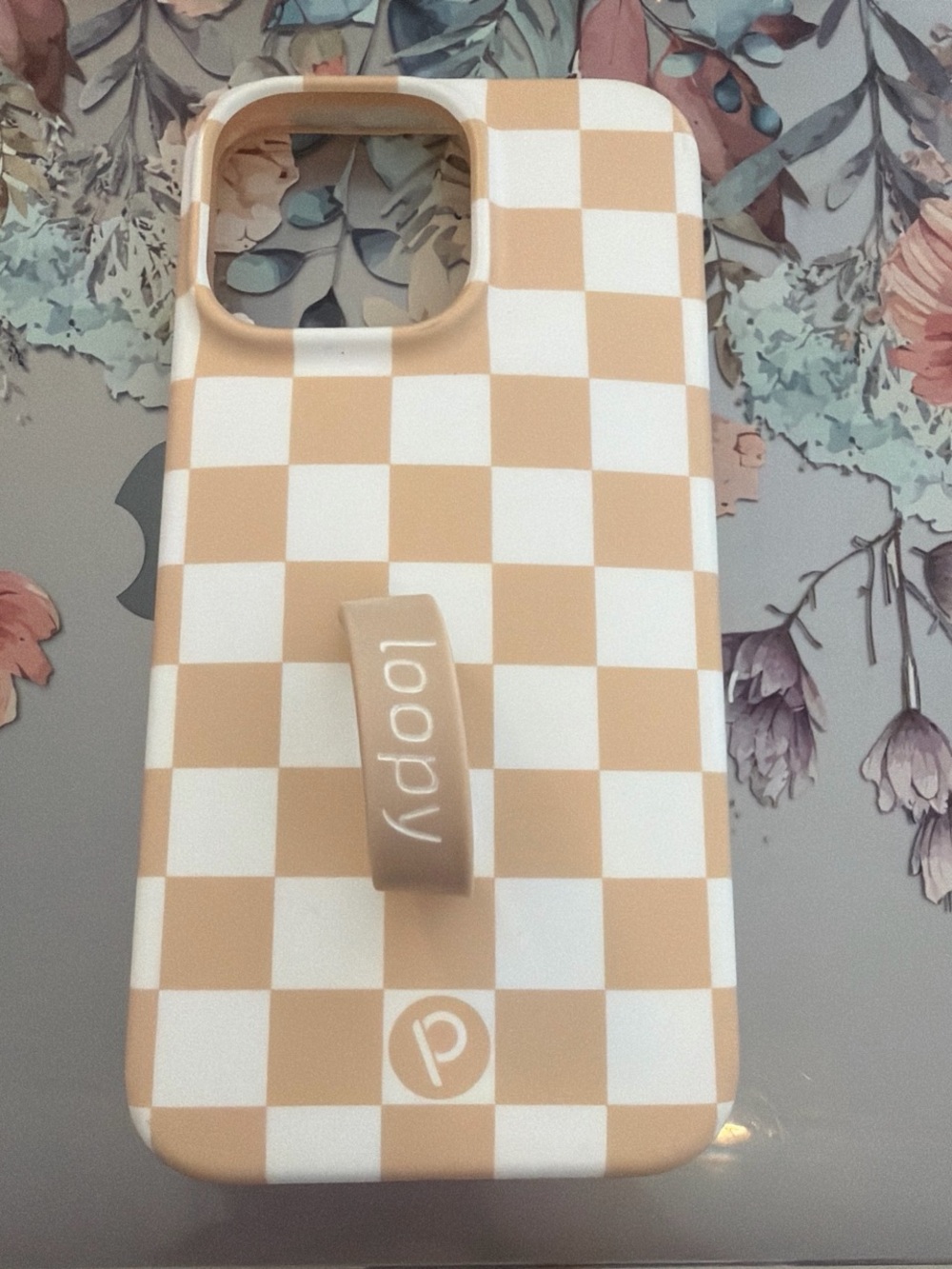 Loopy Case Beige Checkerboard iPhone 15 pro maxCase with Hand Strap